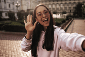 smiling-girl-review-headshot